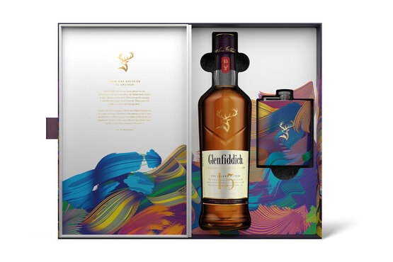 Glenfiddich 15 Years Pure Malt Whisky Solera Cask Geschenkpackung mit Design-Flachmann 